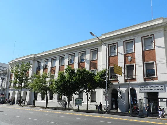 Logo de Universidad Tecnológica Nacional (UTN)